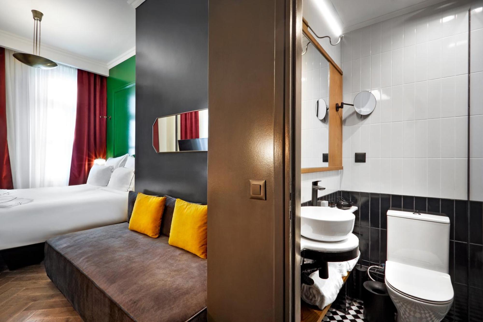 Отель Soho Athinas 60 Афины Экстерьер фото